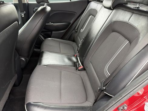 Used 2023 Hyundai Venue Limited w/ Cargo Package image 27