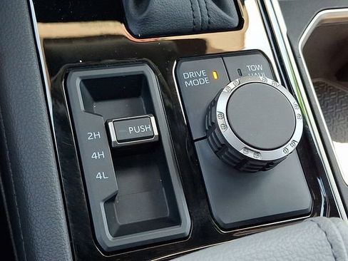 Certified 2025 Toyota Tundra Limited AWD/4WD image 25
