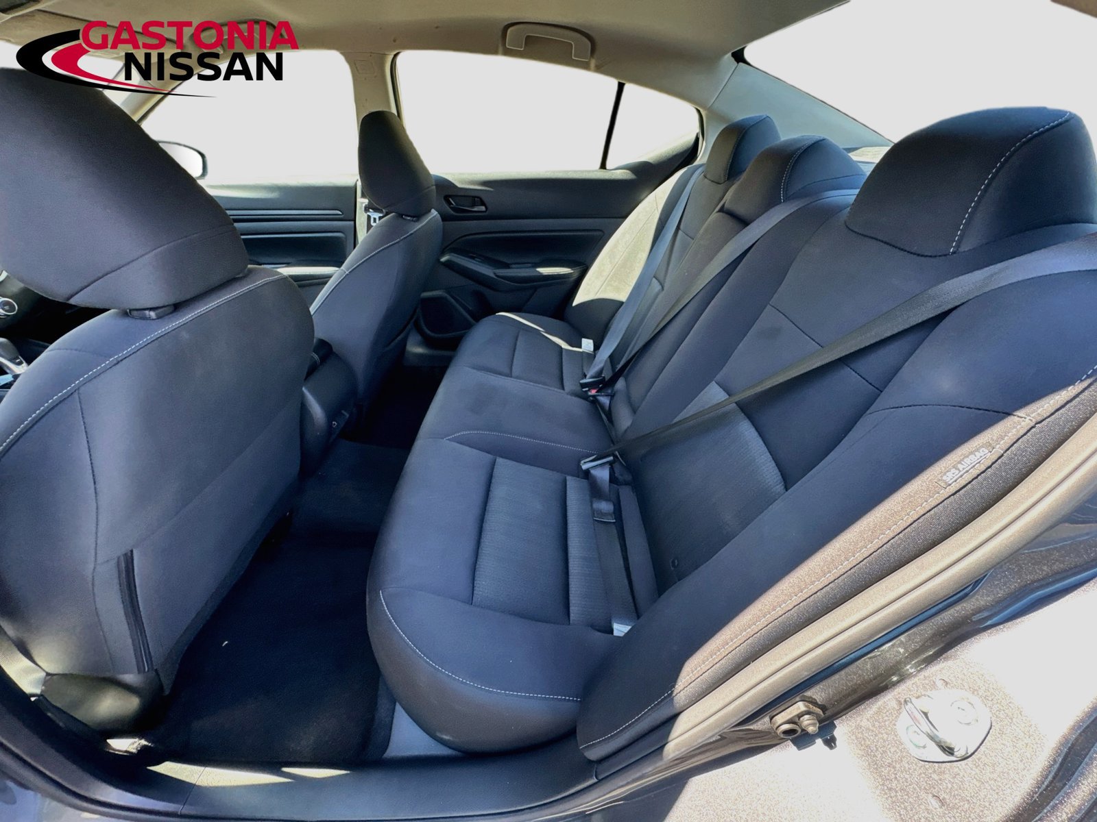 Used 2025 Nissan Altima 2.5 SV FWD image 31