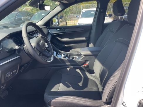 New 2025 Jeep Grand Cherokee Laredo X w/ Luxury Tech Group I image 13