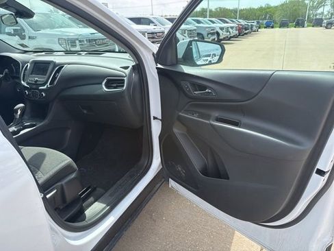 Used 2024 Chevrolet Equinox LT image 23