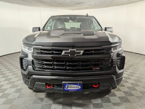 Used 2023 Chevrolet Silverado 1500 LT Trail Boss image 2