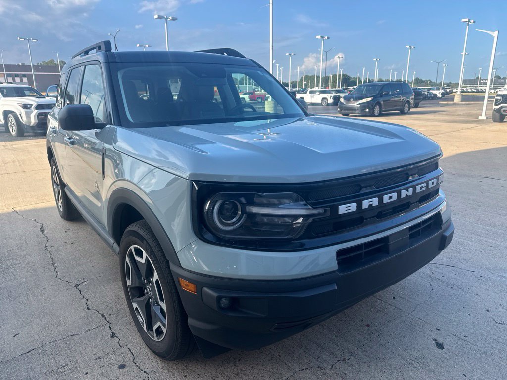Used 2023 Ford Bronco Sport Outer Banks w/ Tech Package AWD/4WD image 3