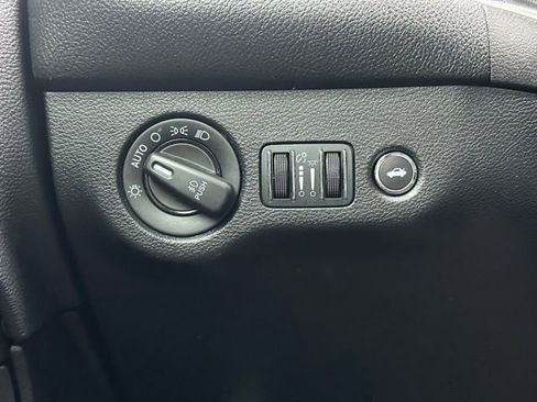 Used 2016 Dodge Challenger R/T Scat Pack w/ Leather Interior Group RWD image 21