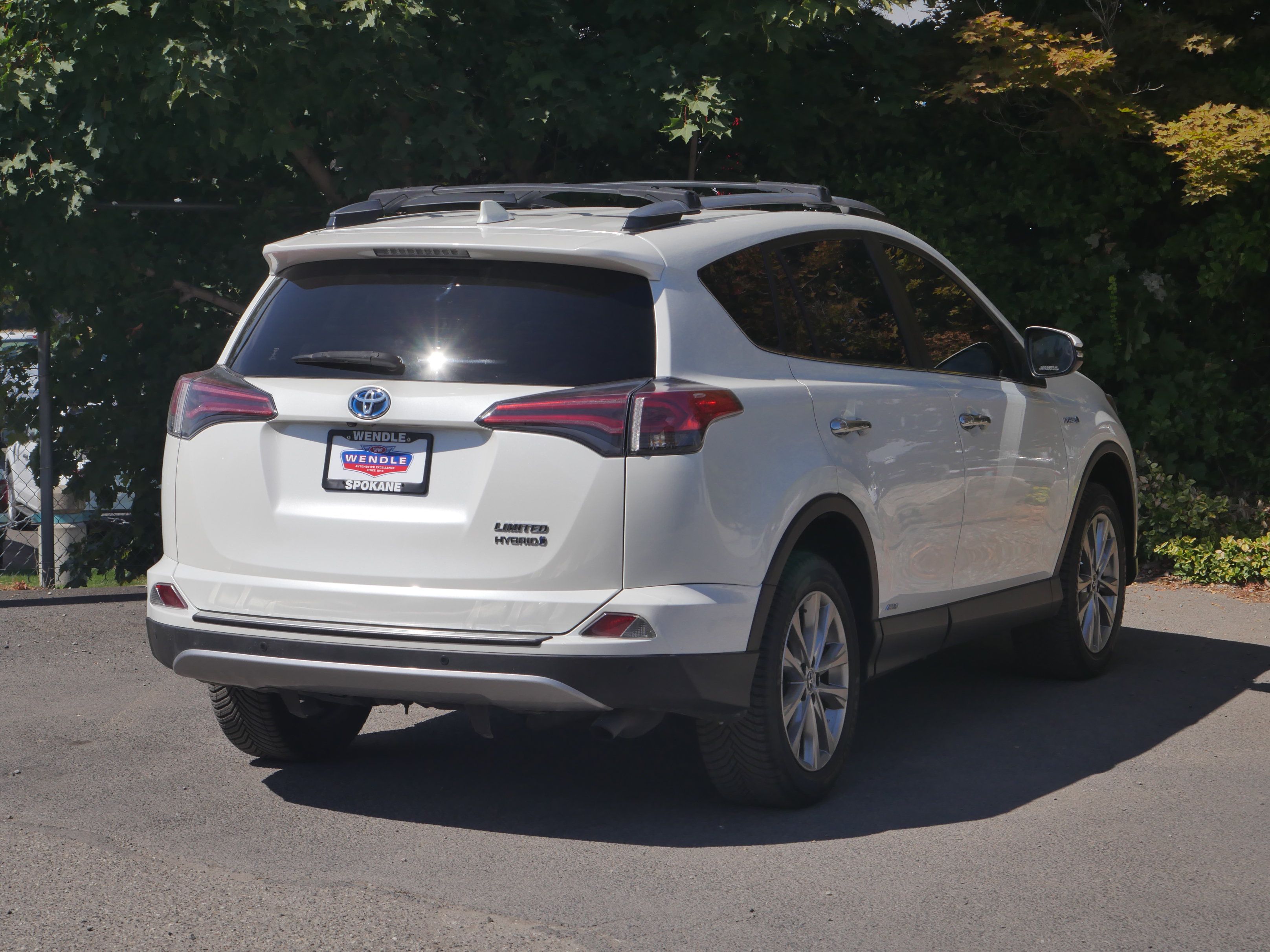 Used 2017 Toyota RAV4 Limited w/ Advanced Technology Package AWD/4WD image 28