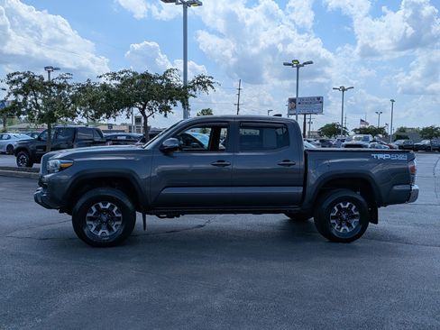Certified 2023 Toyota Tacoma TRD Off-Road w/ Black Out Package (TMS) AWD/4WD image 5