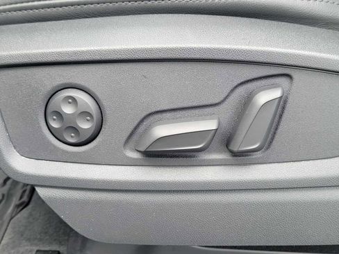 Certified 2023 Audi Q5 2.0T Premium Plus w/ Premium Plus Package image 16