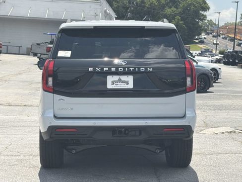 New 2026 Ford Expedition Active RWD image 6