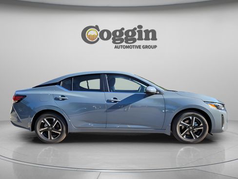 New 2025 Nissan Sentra SV image 4