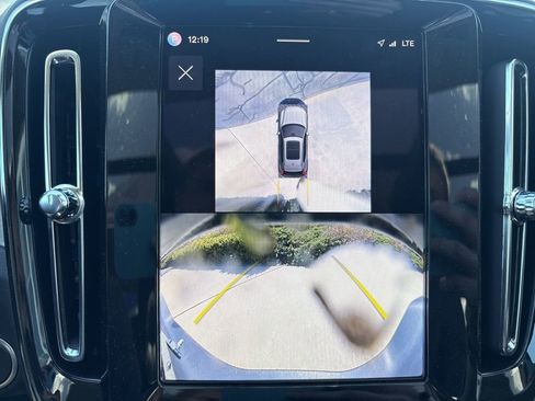 Used 2025 Volvo XC40 B5 Ultra w/ Protection Package Premier image 23