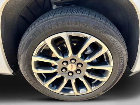 Used 2023 GMC Acadia Denali AWD/4WD image 10