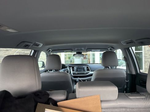 Used 2019 Toyota Highlander LE FWD image 8