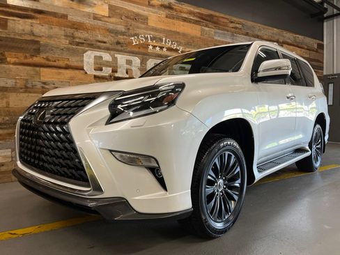 Used 2023 Lexus GX 460 Premium w/ Accessory Package AWD/4WD image 13