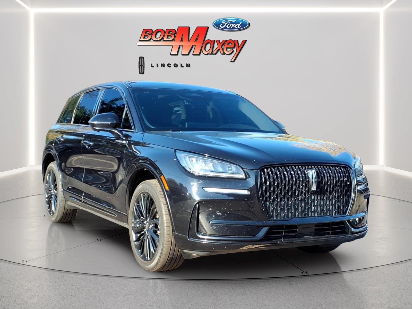 Used 2024 Lincoln Corsair AWD w/ Equipment Group 101A image 3