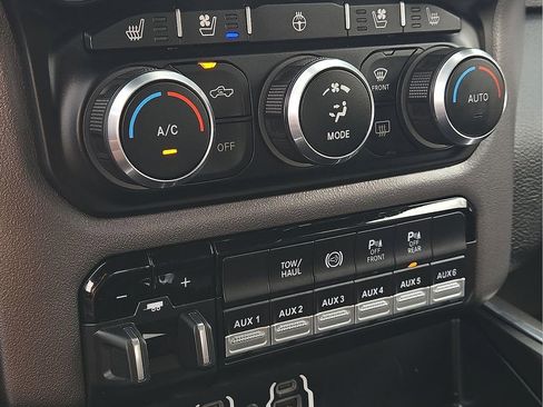 Used 2022 RAM 2500 Laramie w/ Night Edition AWD/4WD image 16