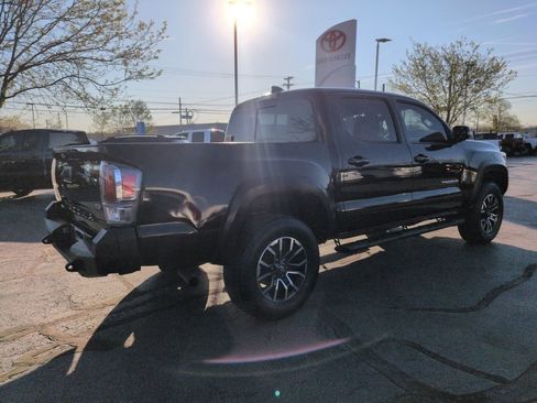 Used 2021 Toyota Tacoma TRD Off-Road image 5