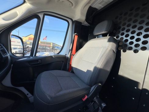 Used 2025 RAM ProMaster 2500 w/ Premium Convenience Group FWD image 16