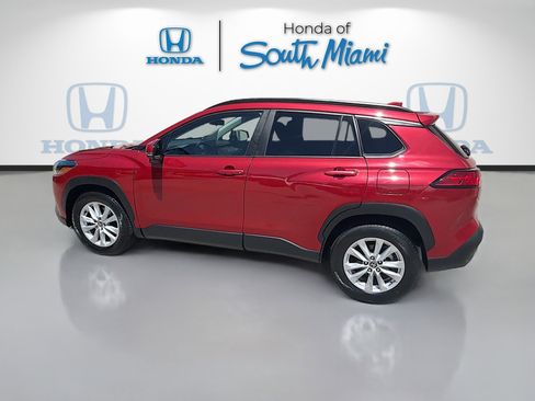 Used 2023 Toyota Corolla Cross LE FWD image 4