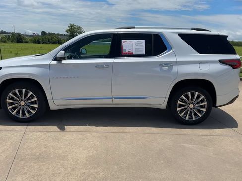 Used 2023 Chevrolet Traverse Premier AWD/4WD image 6