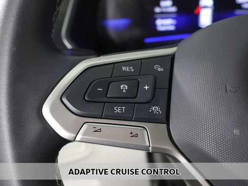 Used 2024 Volkswagen Tiguan SE image 4