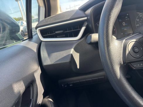 Used 2025 Toyota Corolla LE FWD image 31