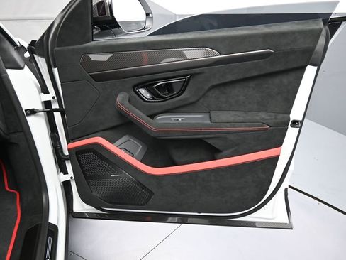 Used 2024 Lamborghini Urus Performante image 31