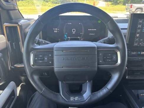 Used 2025 GMC Hummer EV 2X AWD/4WD image 17