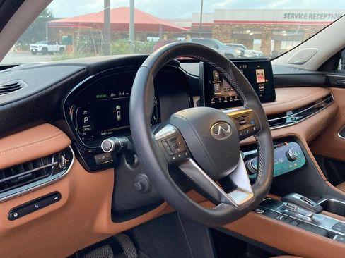 Used 2025 INFINITI QX60 Sensory w/ Vision Package AWD/4WD image 8