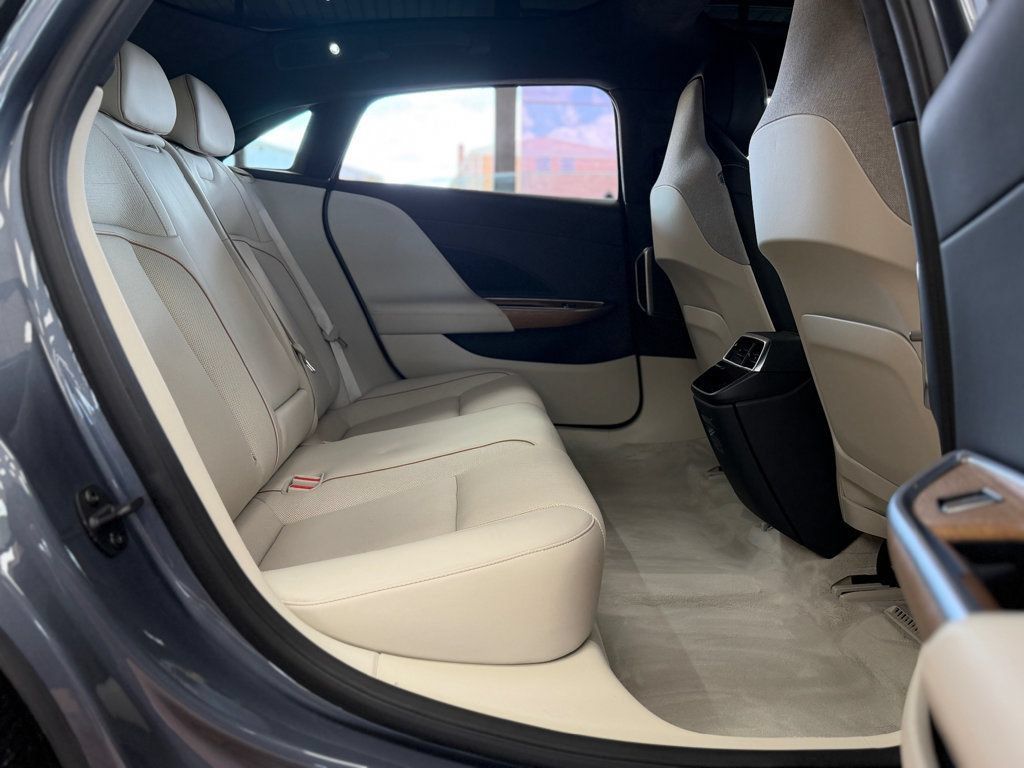 Used 2025 Lucid Air Touring AWD/4WD image 18