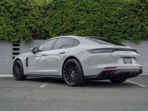 Used 2023 Porsche Panamera 4 Platinum Edition w/ Assistance Package image 24