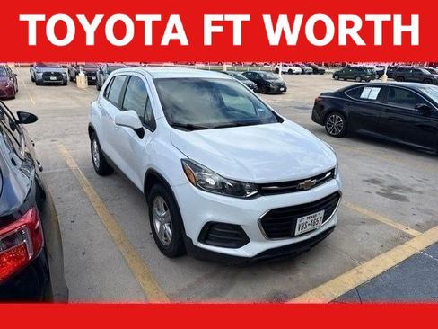 Used 2019 Chevrolet Trax LS w/ Tint and Cruise Package FWD image 1