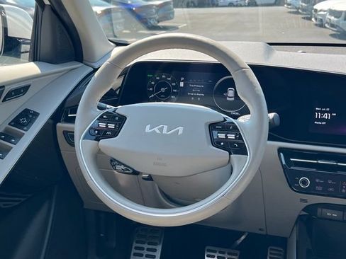 Certified 2023 Kia Niro Wave FWD image 12