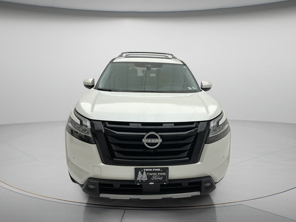 Used 2024 Nissan Pathfinder SL w/ SL Premium Package AWD/4WD image 2