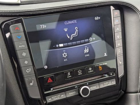 Used 2019 INFINITI QX50 Luxe w/ Navigation Package FWD image 20