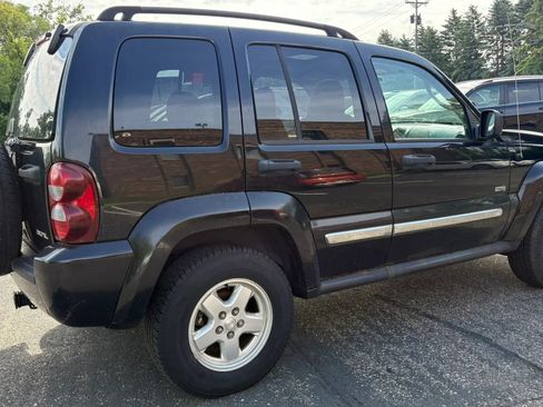 Used 2006 Jeep Liberty Sport AWD/4WD image 10