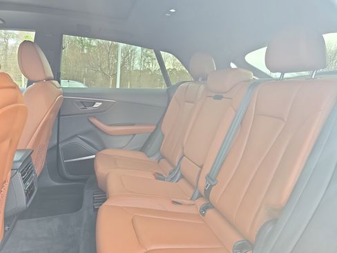 Used 2022 Audi Q8 Premium Plus image 14