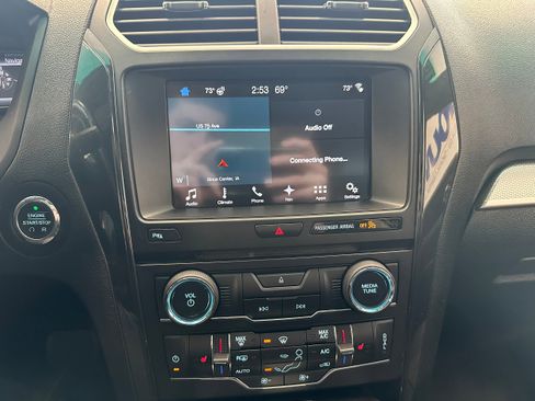 Used 2017 Ford Explorer XLT w/ Equipment Group 202A image 20