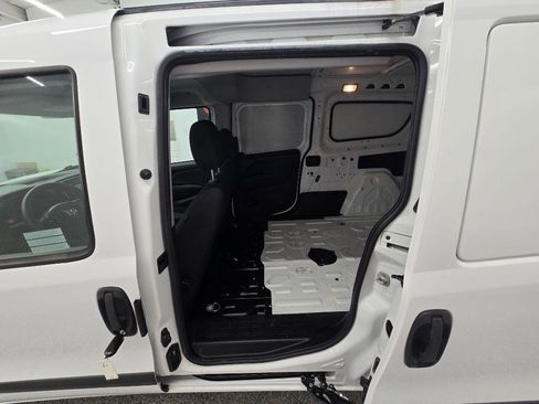 Used 2022 RAM ProMaster City Tradesman image 14