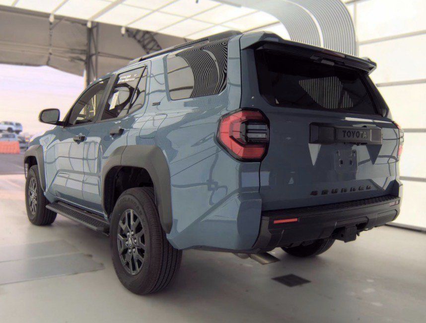 Used 2026 Toyota 4Runner SR5 AWD/4WD image 7