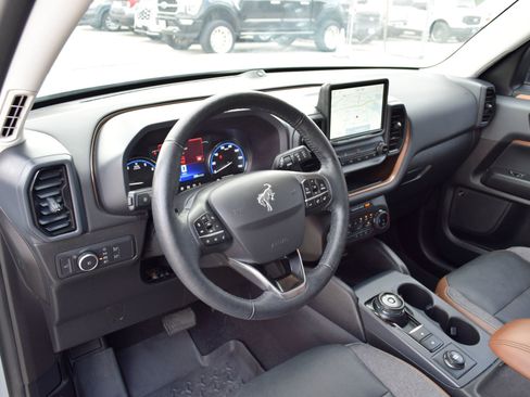 Used 2022 Ford Bronco Sport Outer Banks w/ Tech Package AWD/4WD image 17