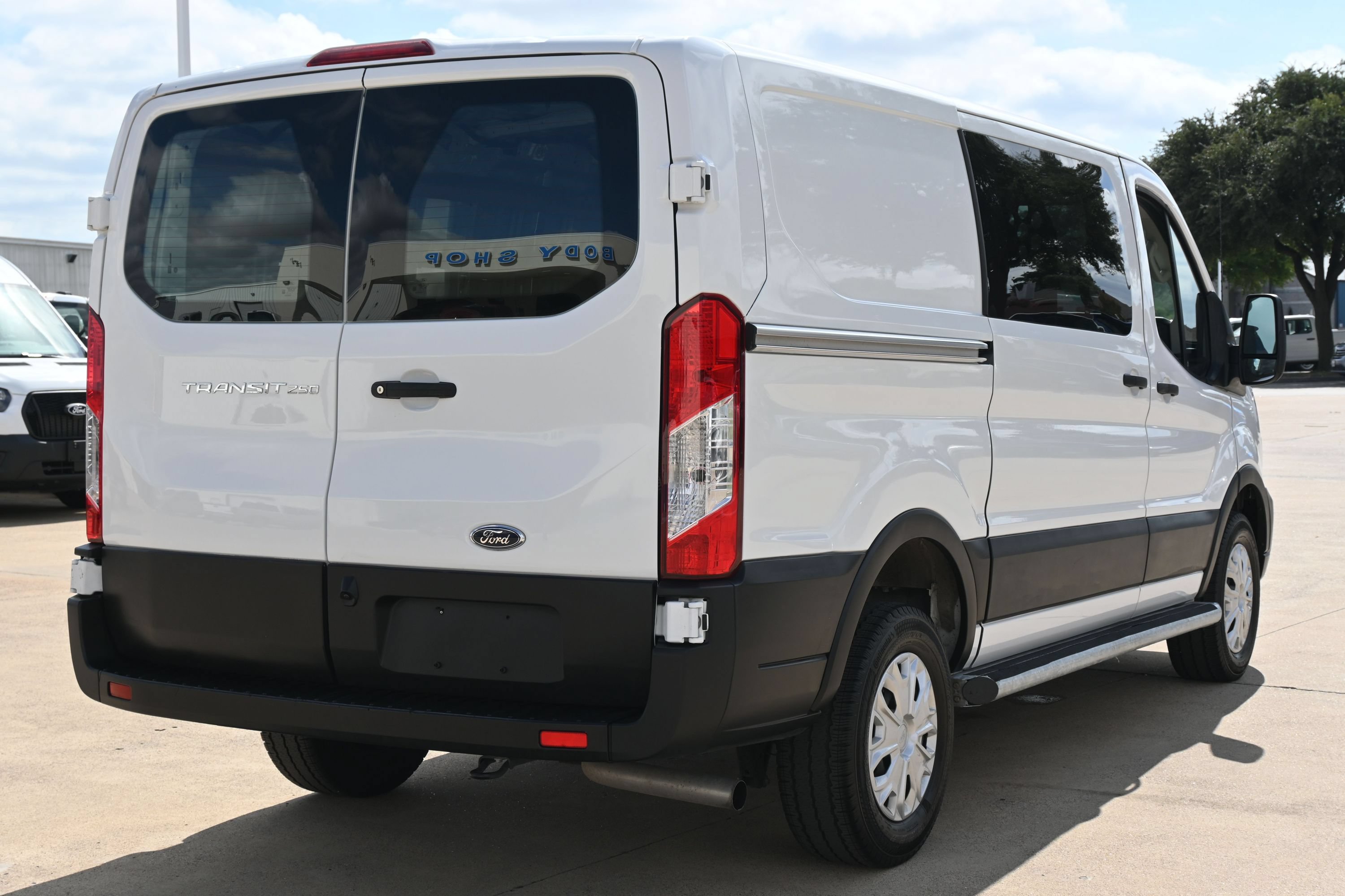 Used 2025 Ford Transit 250 Low Roof w/ Exterior Upgrade Package RWD image 9