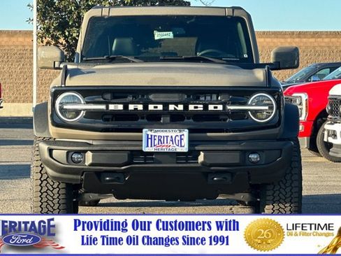 New 2025 Ford Bronco Outer Banks w/ Sasquatch Package image 9