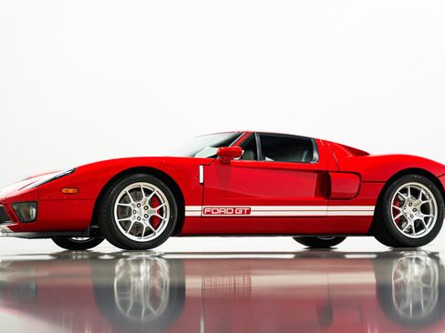 Used 2006 Ford GT RWD image 88