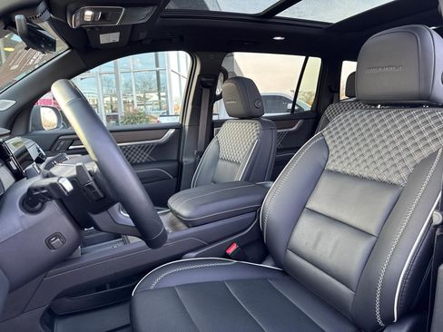 New 2025 GMC Acadia Denali w/ Super Cruise Package image 13