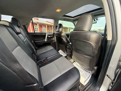 Used 2017 Toyota 4Runner SR5 Premium image 13