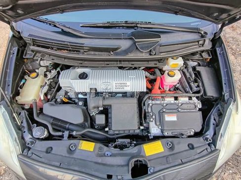 Used 2013 Toyota Prius Three w/ Solar Roof Pkg FWD image 65