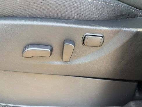 Used 2025 Nissan Frontier SV RWD image 27