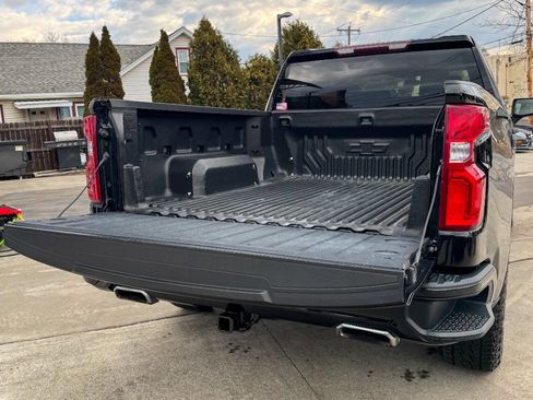 Used 2019 Chevrolet Silverado 1500 Custom w/ Custom Value Package image 18