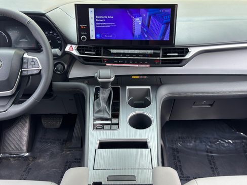 Used 2026 Toyota Sienna XLE FWD image 24