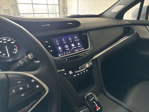 Certified 2024 Cadillac XT5 Premium Luxury w/ Technology Package FWD image 19